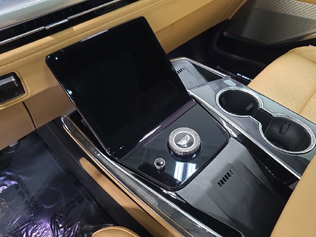 New 2026 Cadillac Escalade IQL Sport 2 w/ LPO, Floor Liner Package AWD/4WD image 22