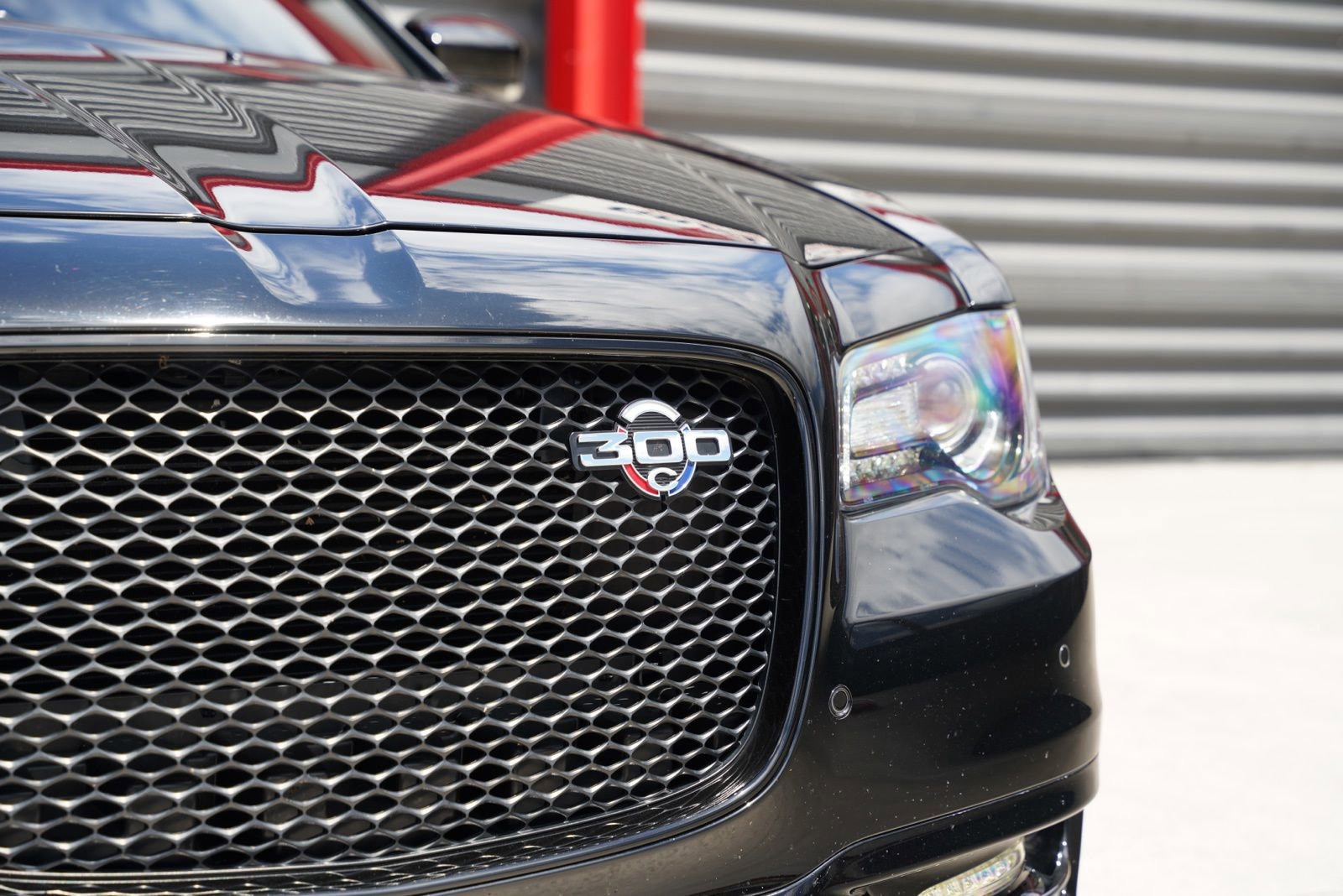 Used 2023 Chrysler 300 C image 3