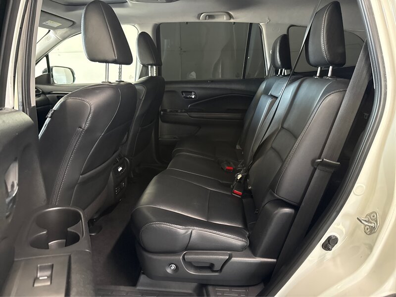 Used 2018 Honda Pilot Touring image 10