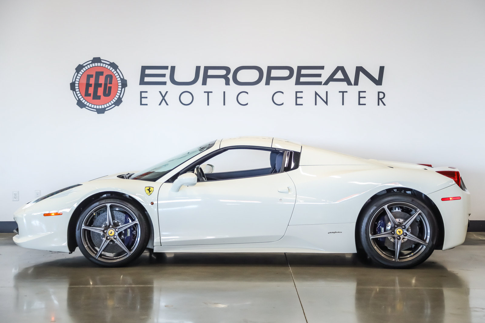 Used 2015 Ferrari 458 Spider RWD image 8