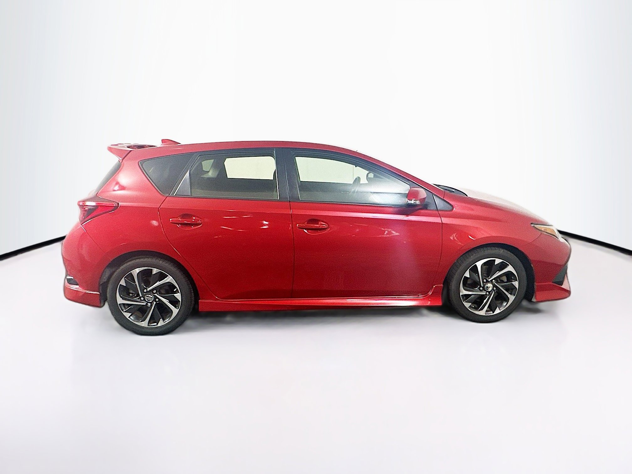 Used 2018 Toyota Corolla iM w/ Carpet Mat Package (TMS) FWD image 10