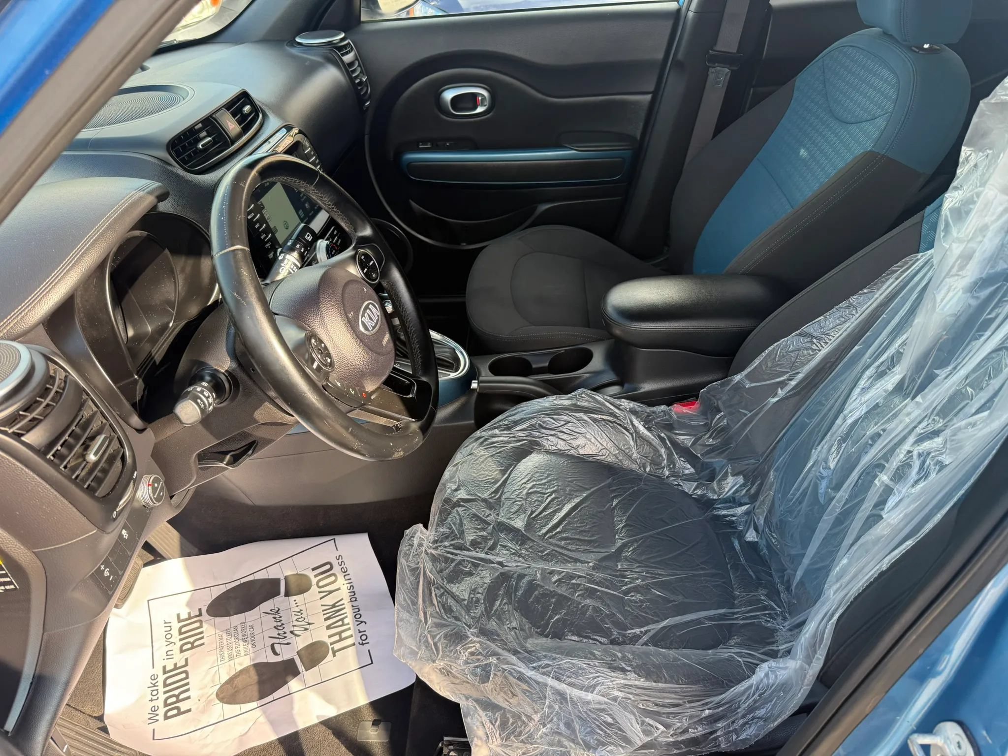 Used 2015 Kia Soul + w/ Audio Package FWD image 12