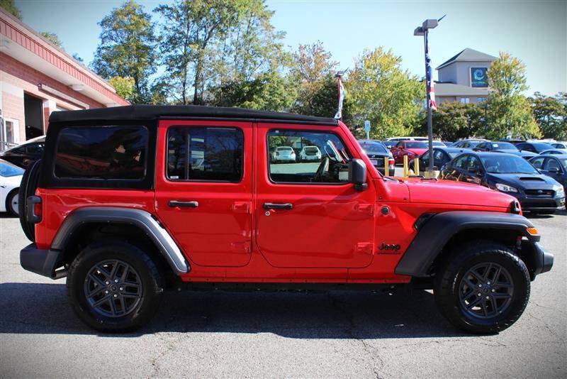 Used 2024 Jeep Wrangler Unlimited Sport AWD/4WD image 6