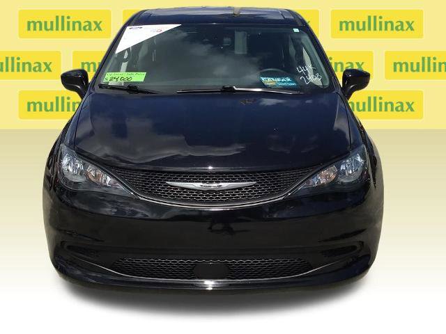 Used 2024 Chrysler Voyager LX FWD image 14