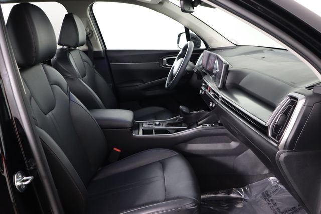 Certified 2025 Kia Sorento S w/ Panoramic Sunroof Package FWD image 19