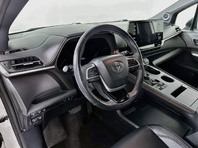 Used 2021 Toyota Sienna XSE w/ XSE Plus Package AWD/4WD image 23