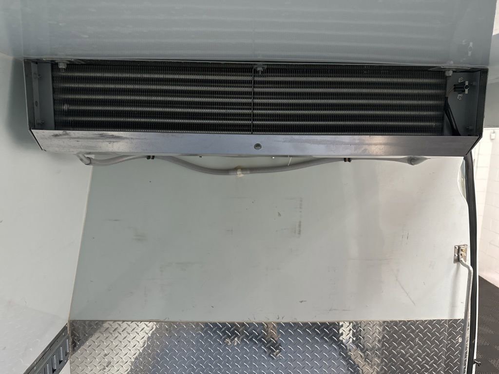 Used 2019 Freightliner Sprinter 144 image 28