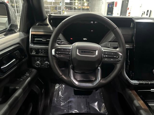 Used 2025 GMC Yukon XL Denali AWD/4WD image 30