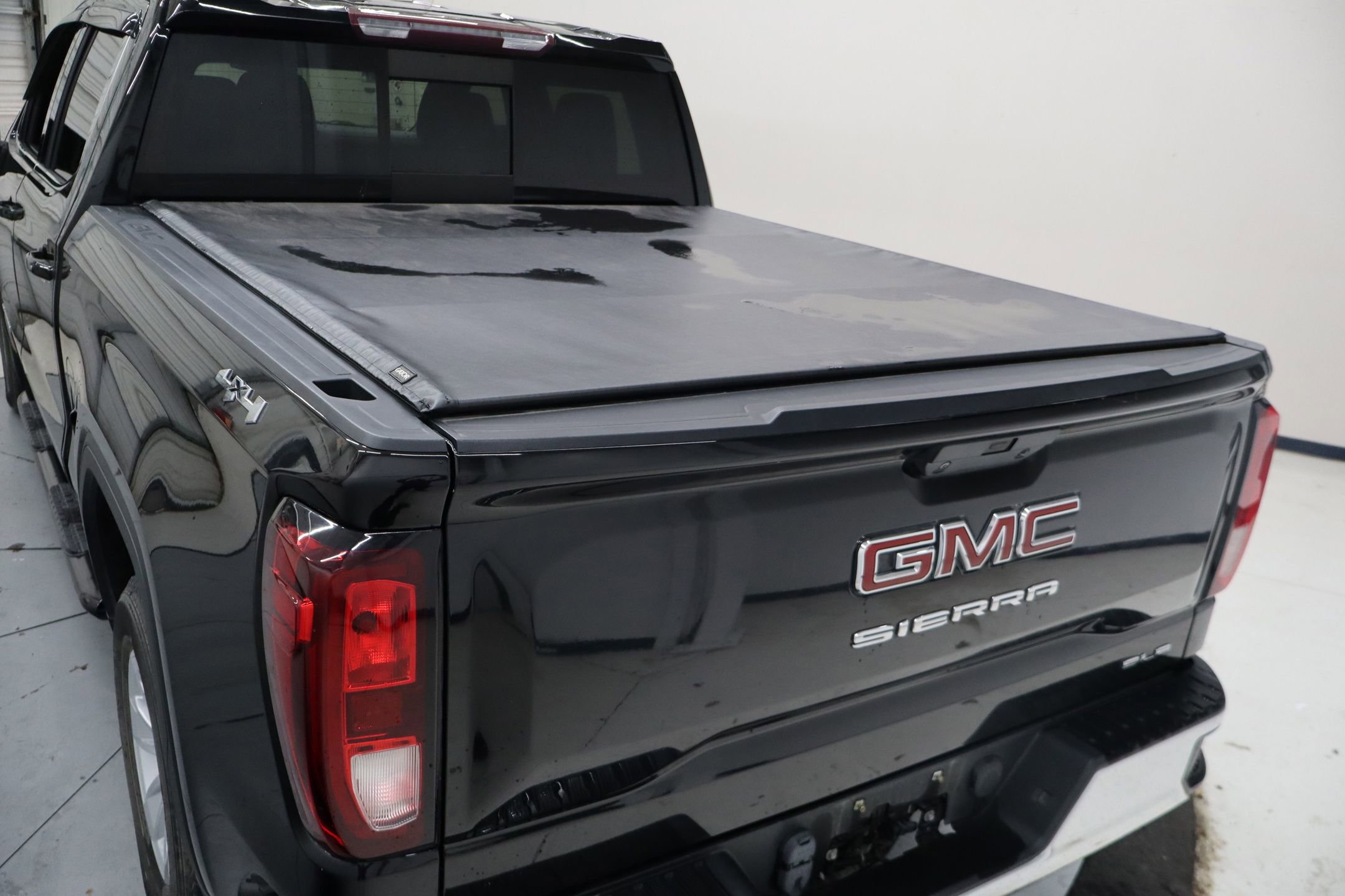 Used 2021 GMC Sierra 1500 SLE w/ Preferred Package AWD/4WD image 24