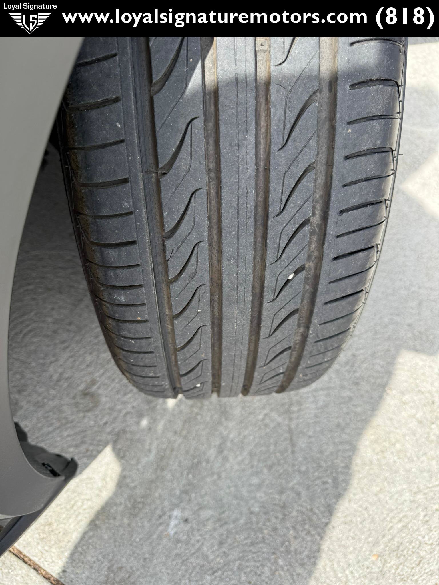 Used 2018 Toyota C-HR XLE FWD image 30