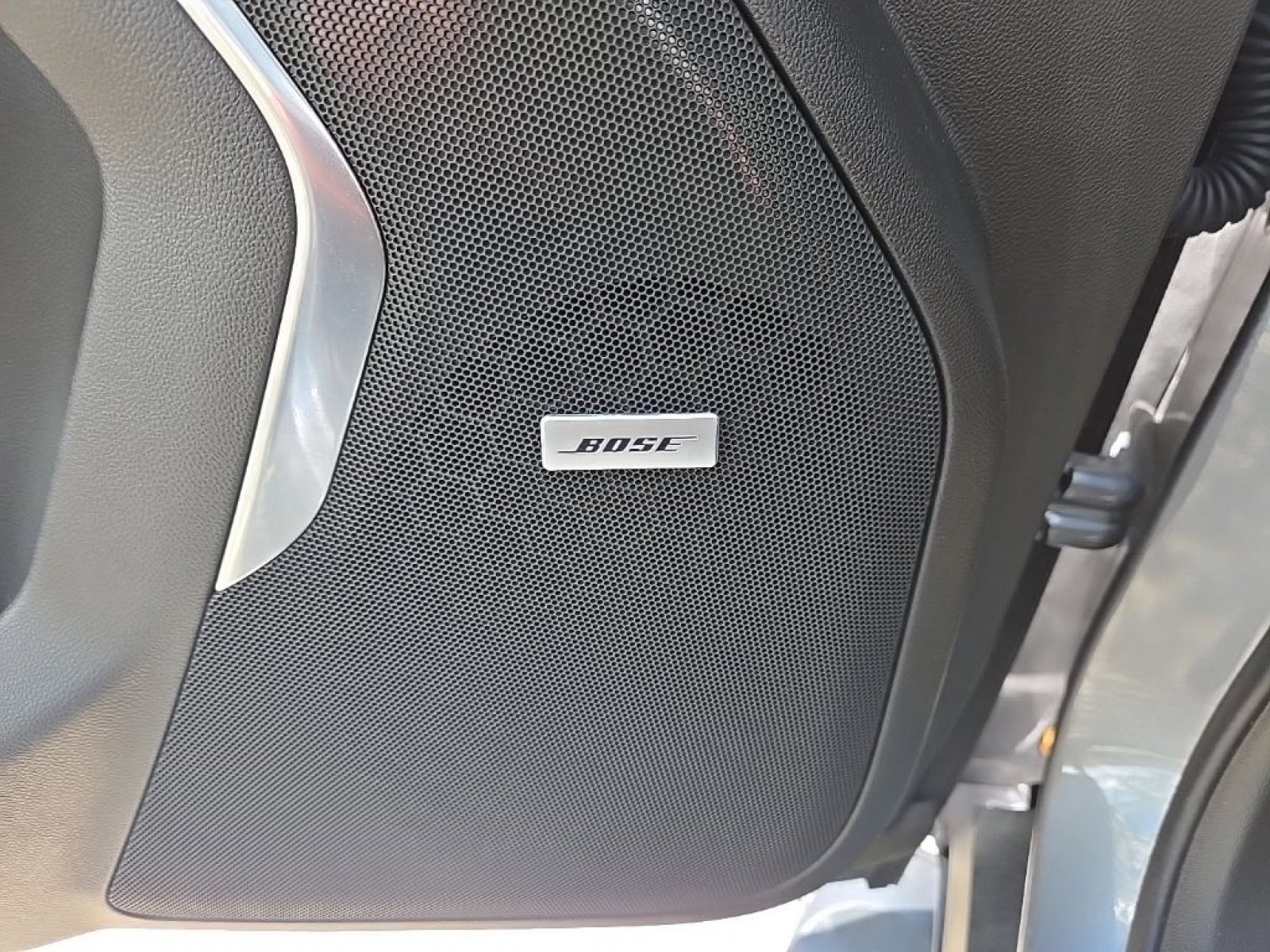 Used 2021 Chevrolet Tahoe Z71 w/ Z71 Off-Road Package AWD/4WD image 28