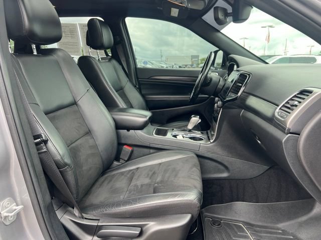 Used 2019 Jeep Grand Cherokee Altitude AWD/4WD image 11