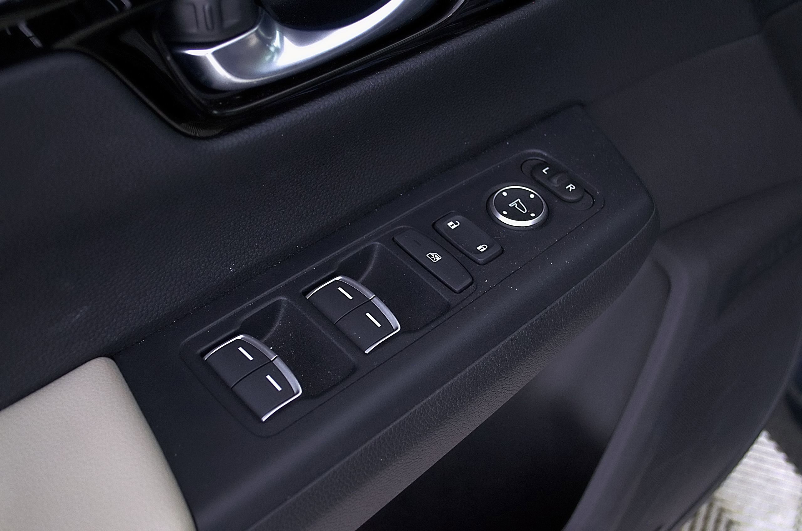 Used 2025 Honda CR-V EX-L image 18