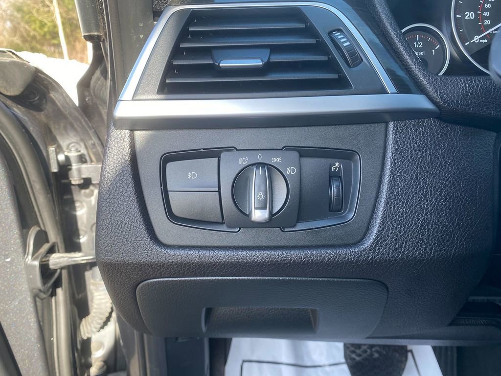 Used 2018 BMW 328d xDrive Sedan image 14