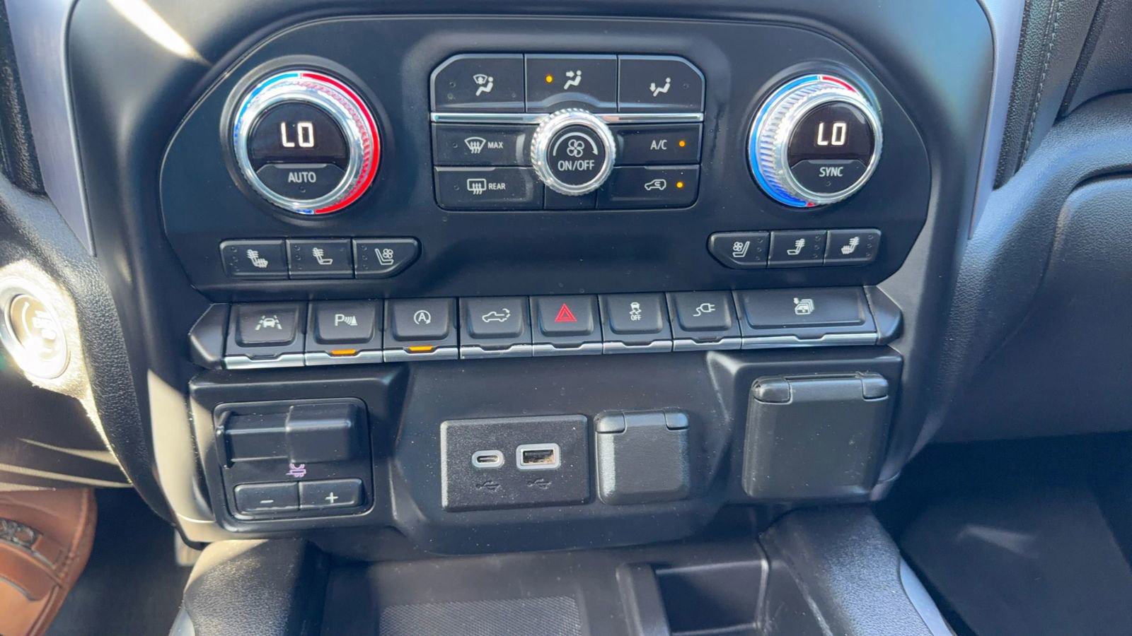 Used 2019 GMC Sierra 1500 SLT w/ SLT Premium Plus Package AWD/4WD image 23
