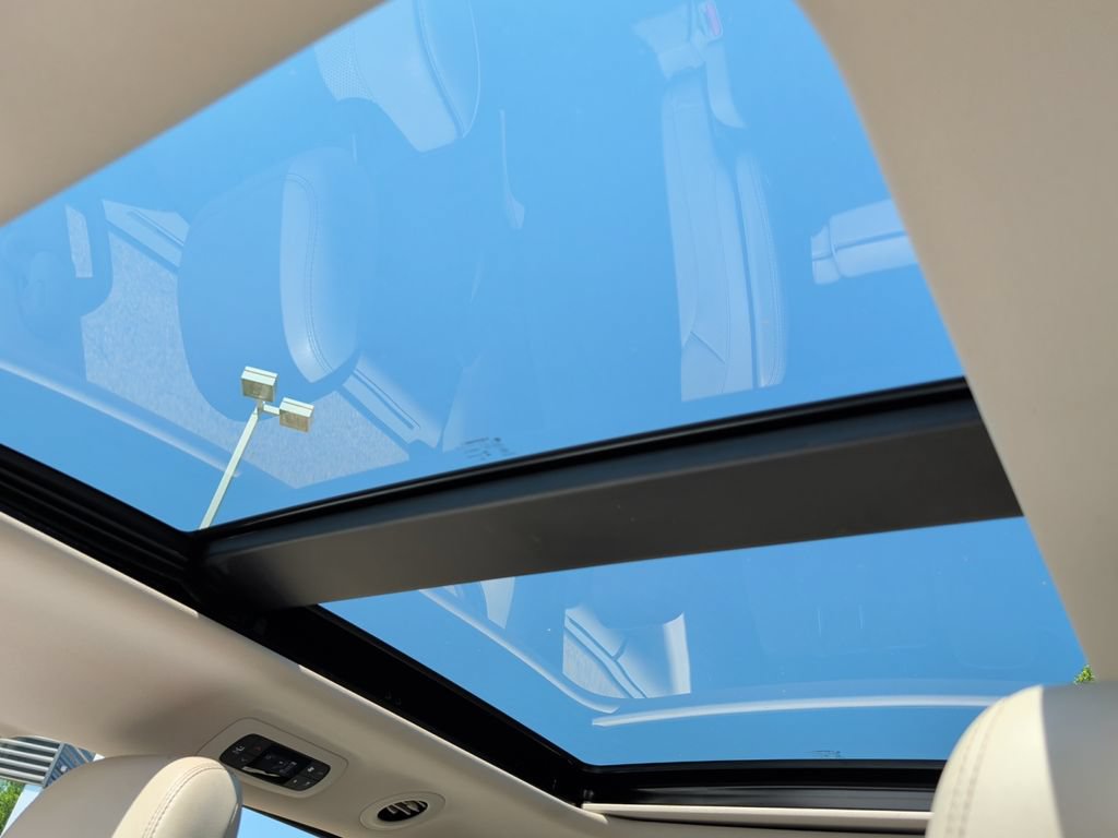 Used 2019 Chrysler Pacifica Limited FWD image 46