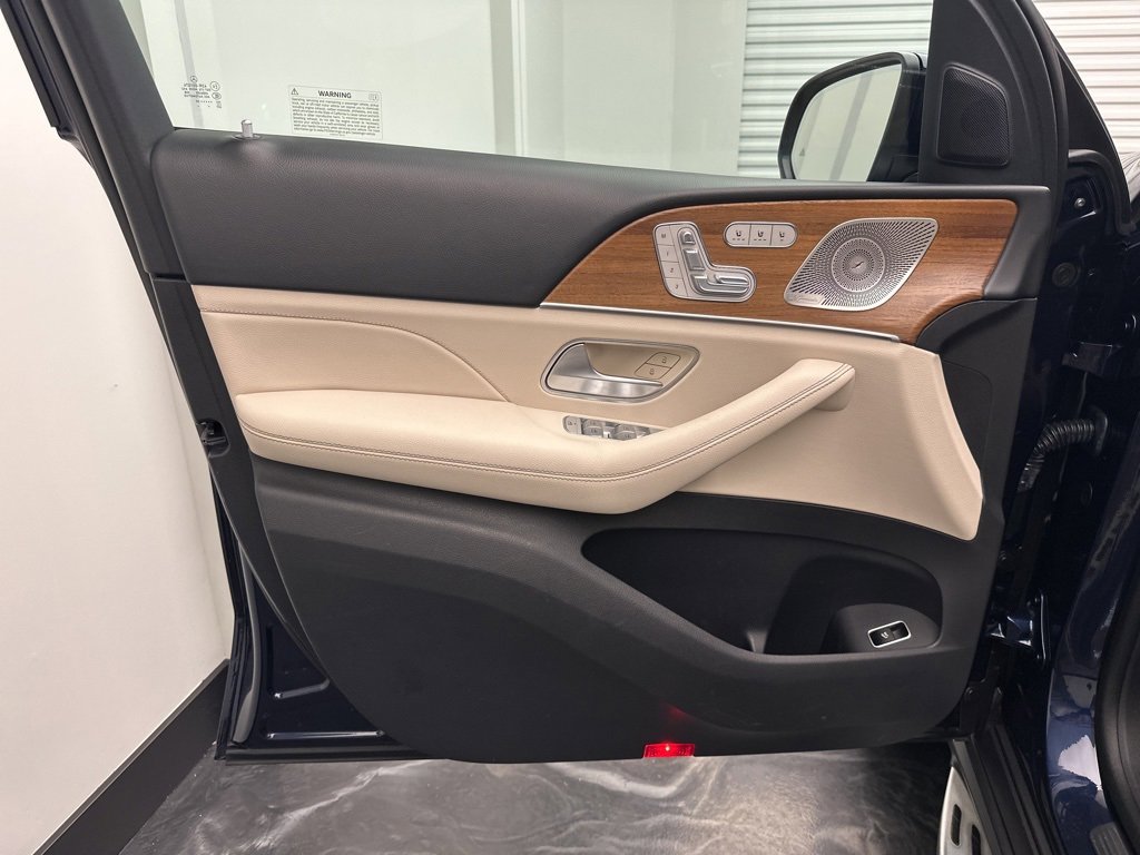 Used 2022 Mercedes-Benz GLS 450 4MATIC image 17