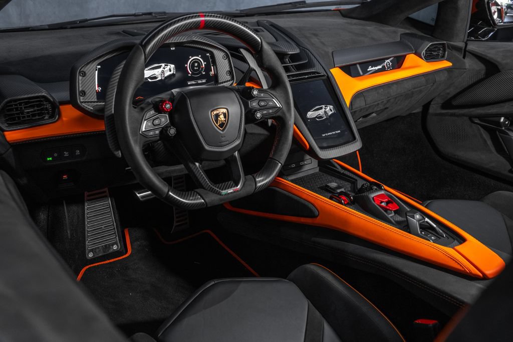 Used 2024 Lamborghini Revuelto AWD/4WD image 44