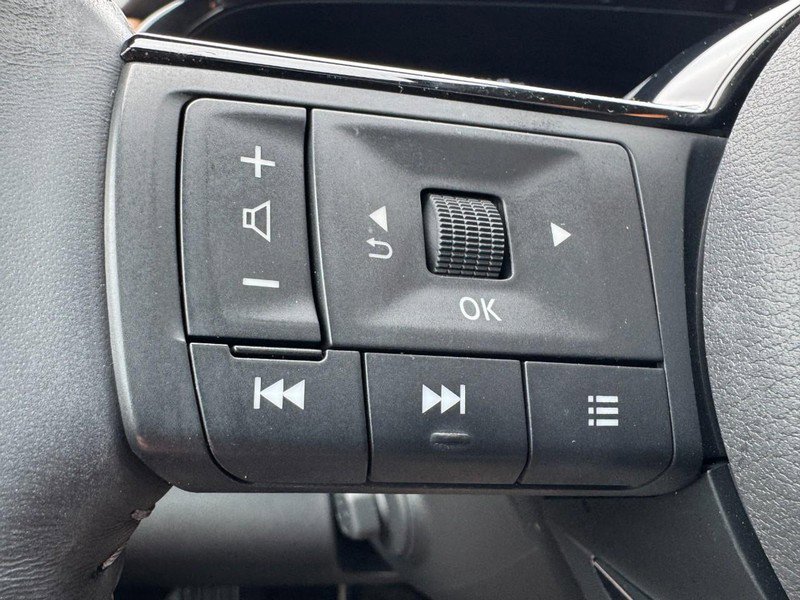 Used 2024 Nissan Pathfinder Platinum w/ Cargo Package AWD/4WD image 18