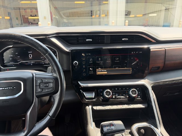 Used 2023 GMC Sierra 1500 Denali Ultimate AWD/4WD image 17