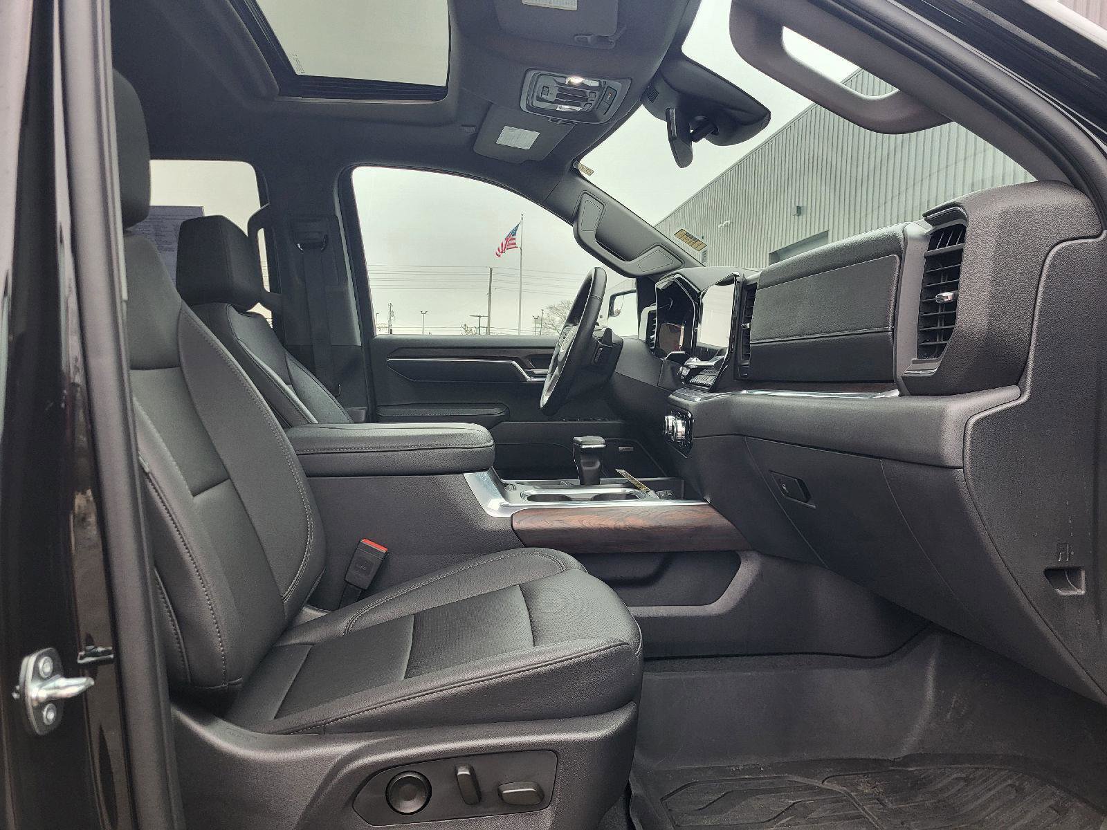 Used 2023 GMC Sierra 1500 SLT w/ SLT Premium Package image 12