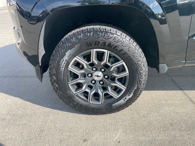Used 2024 Chevrolet Colorado Z71 w/ Z71 Convenience Package 2 AWD/4WD image 29
