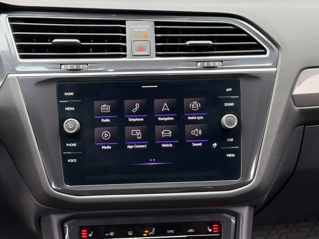Certified 2023 Volkswagen Tiguan SE R-Line FWD image 20