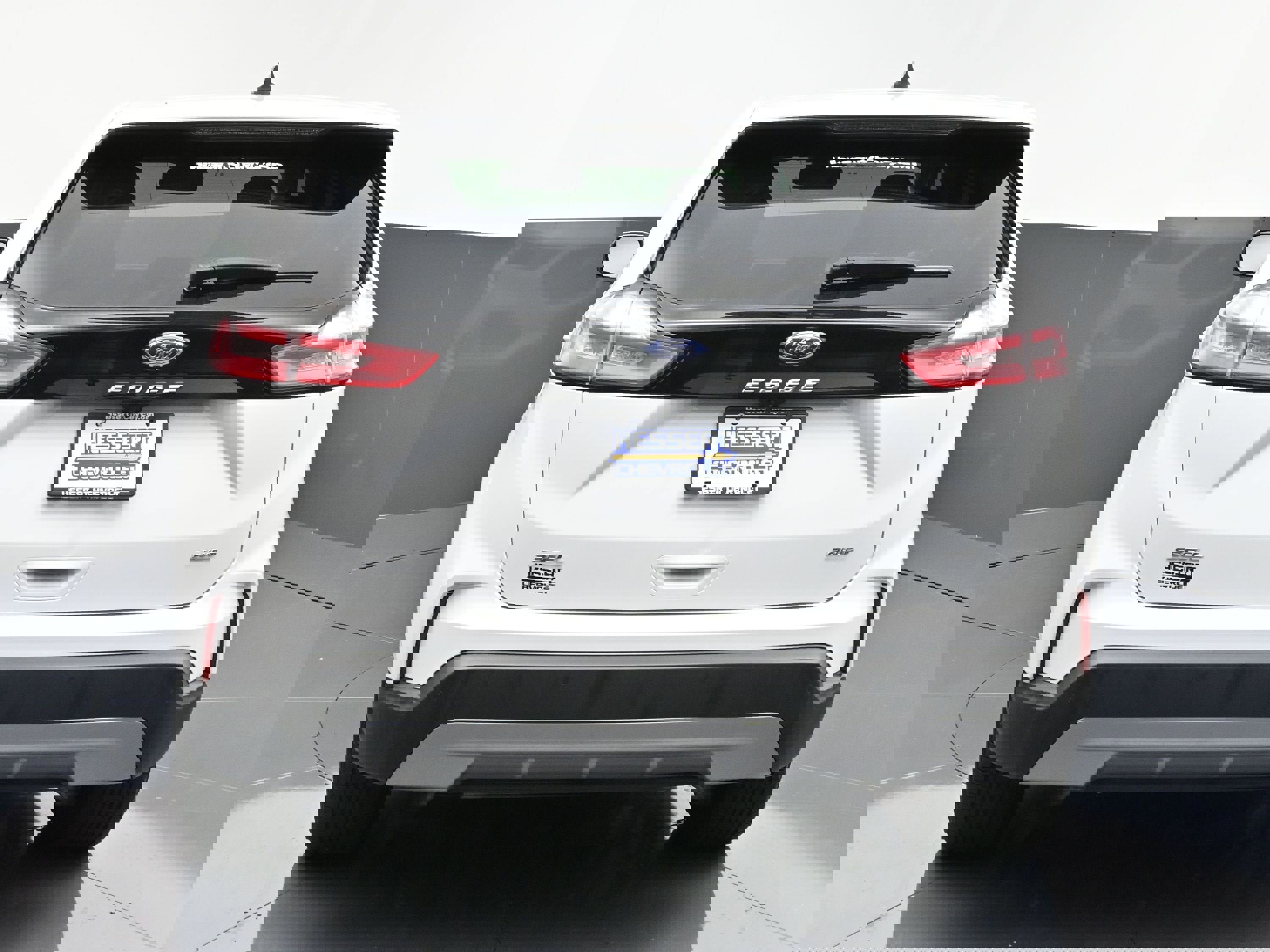 Used 2023 Ford Edge SEL image 6