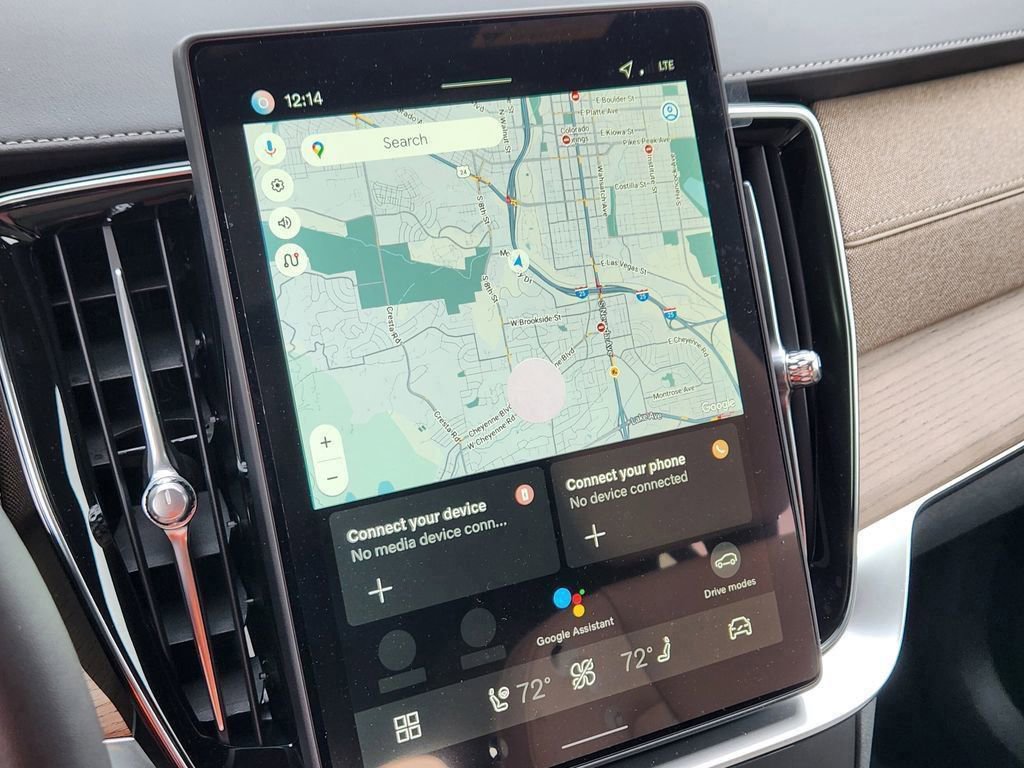 New 2026 Volvo XC90 B6 Plus w/ Protection Package Premier image 11