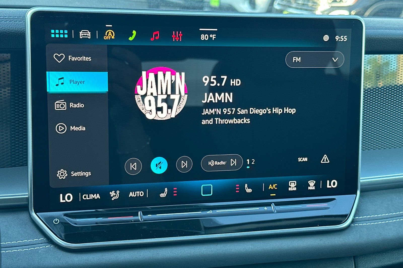 New 2026 Volkswagen Tiguan SE image 16