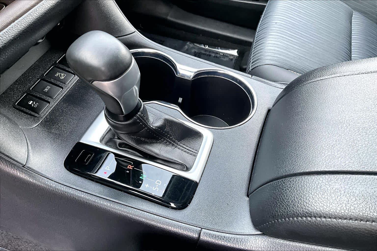 Used 2019 Toyota Highlander Plus AWD/4WD image 13