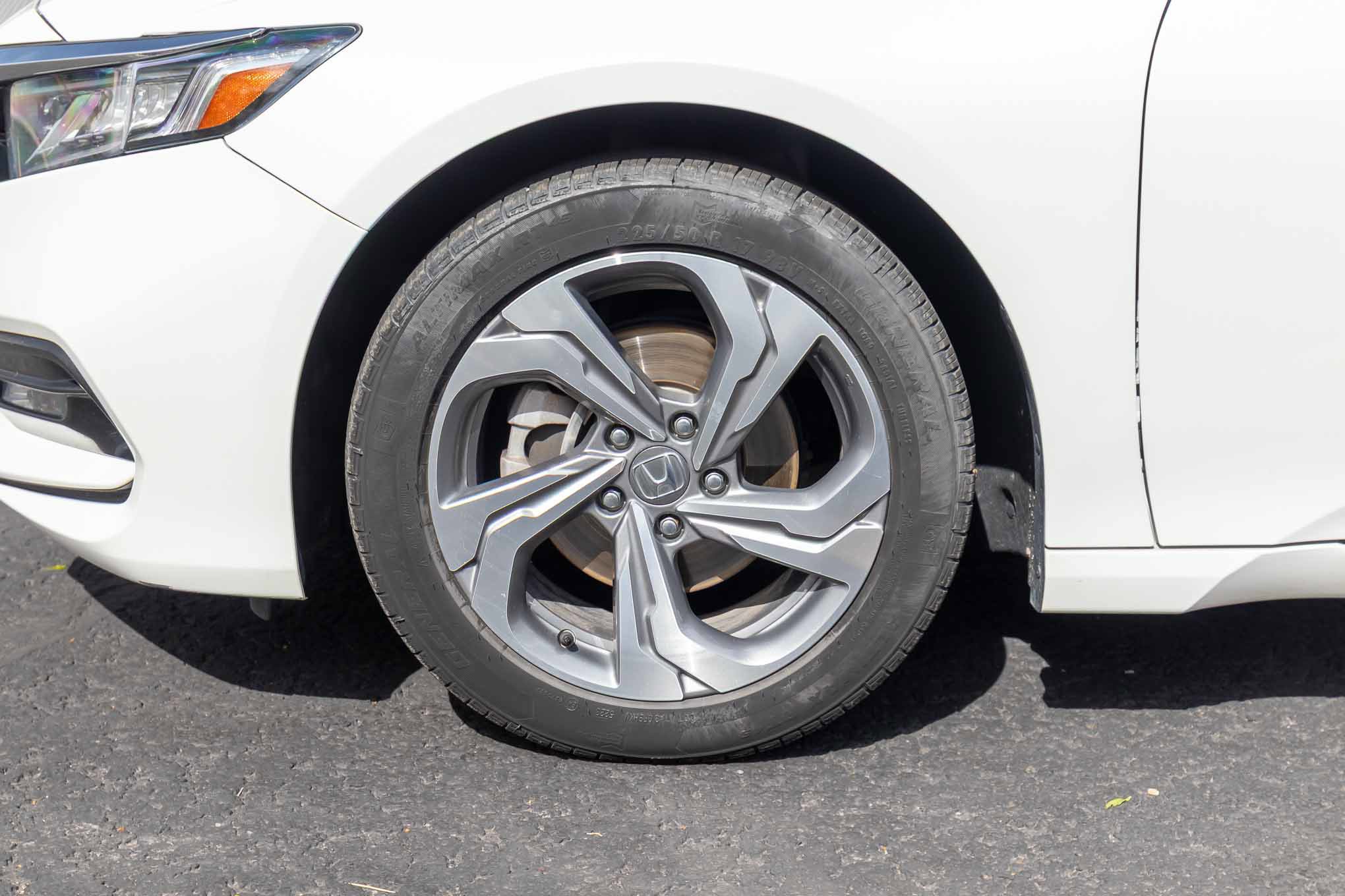 Used 2018 Honda Accord EX image 37
