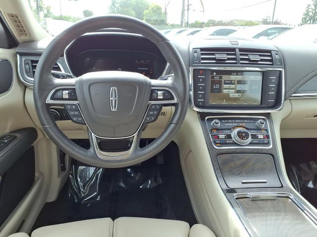 Used 2018 Lincoln Continental Premiere FWD image 9