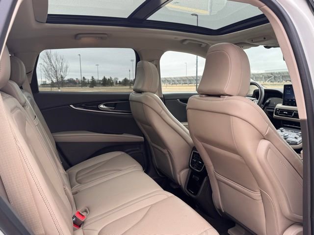 Used 2023 Lincoln Nautilus Reserve image 27