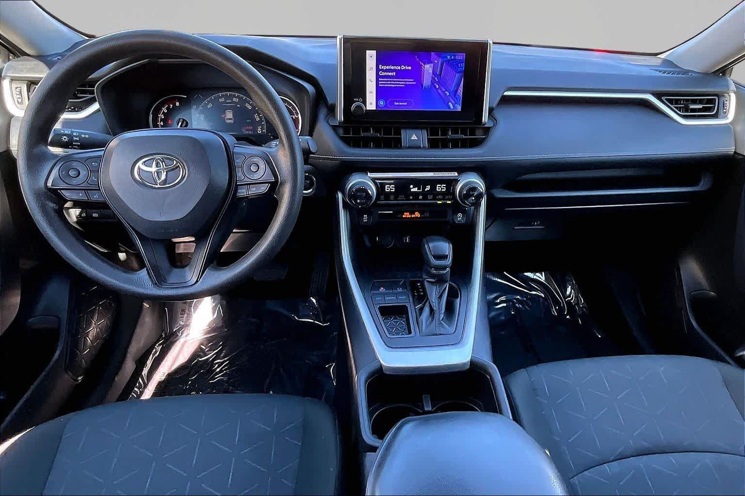 Used 2024 Toyota RAV4 XLE FWD image 16