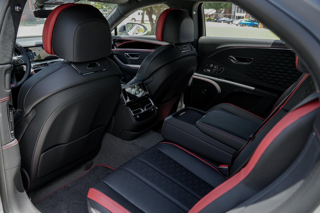 New 2025 Bentley Flying Spur Plug-In Hybrid image 37