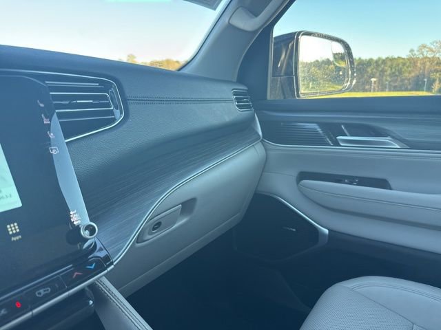 Used 2024 Jeep Wagoneer Series II w/ Flexible Seating Group RWD image 26