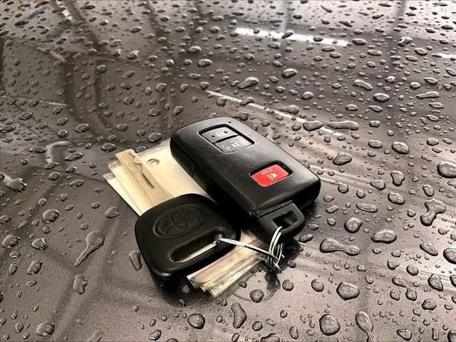 Used 2017 Toyota Tacoma TRD Sport AWD/4WD image 9