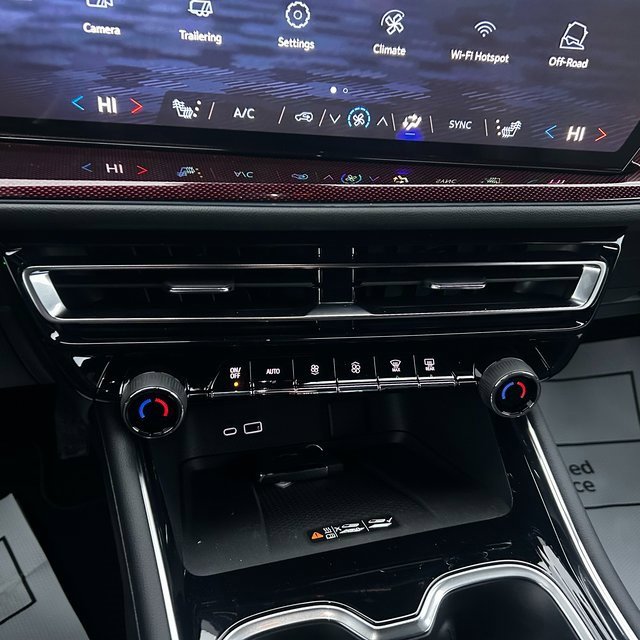 New 2026 Chevrolet Traverse Z71 w/ Driver Confidence Package image 30