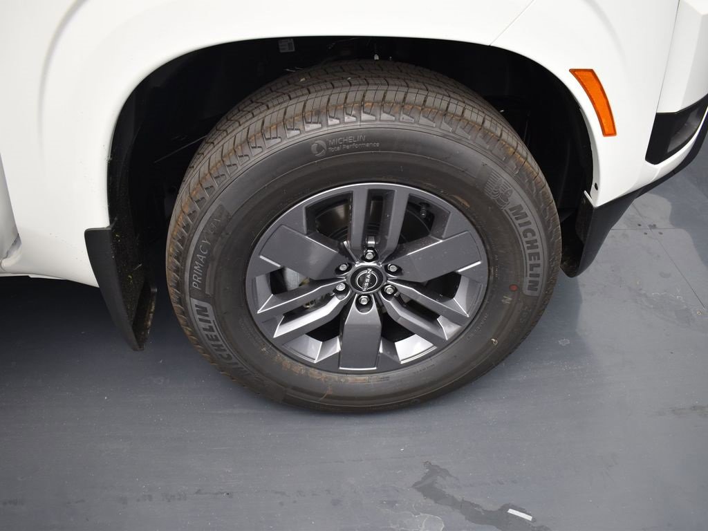 Certified 2025 Nissan Frontier SV image 16