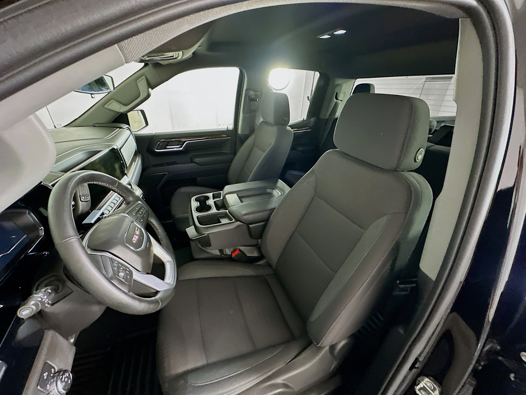 Used 2023 GMC Sierra 1500 Elevation image 13