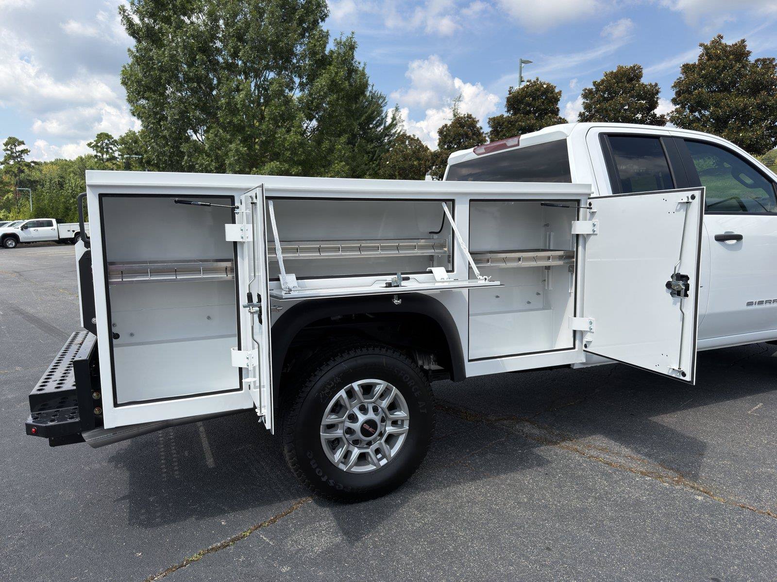 New 2026 GMC Sierra 2500 Pro w/ Convenience Package RWD image 14