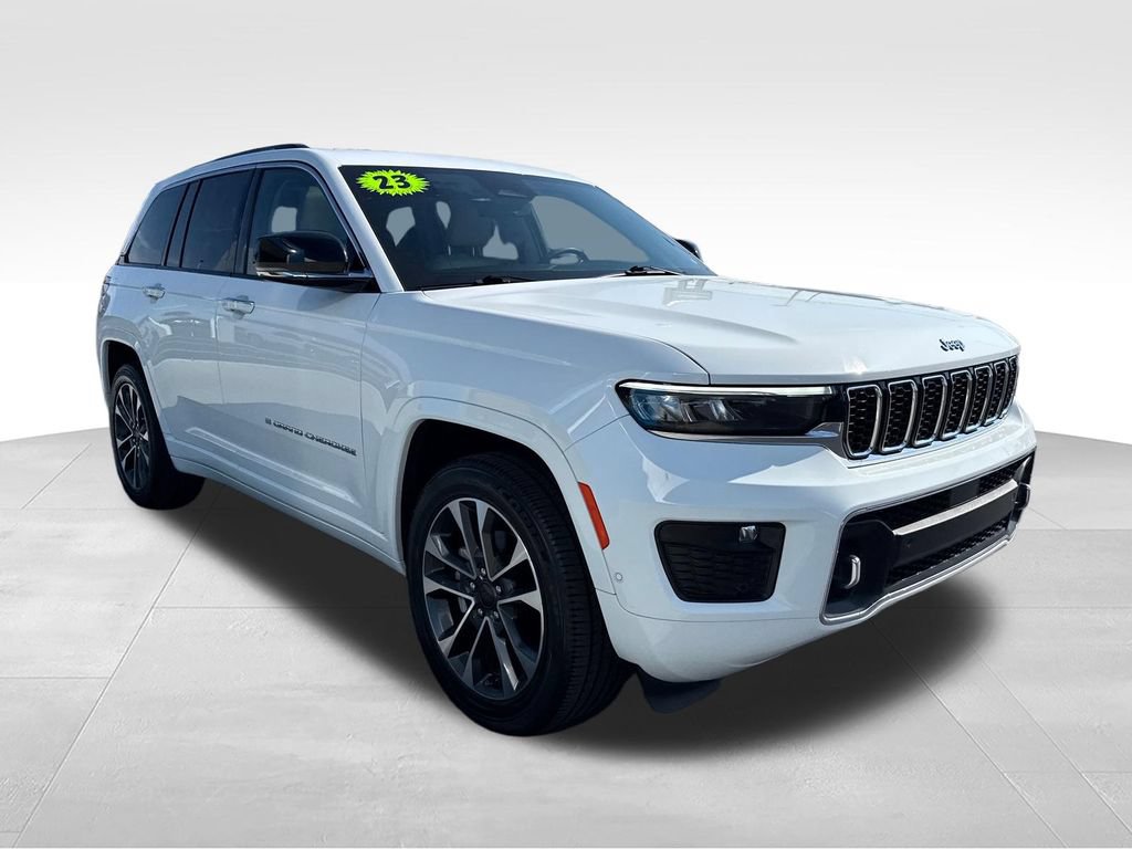Used 2023 Jeep Grand Cherokee Overland w/ Luxury Tech Group IV AWD/4WD image 17