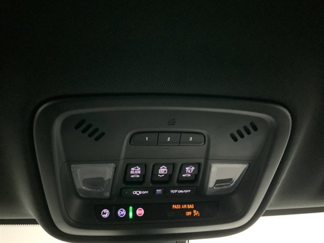 Used 2023 Chevrolet Traverse High Country image 31