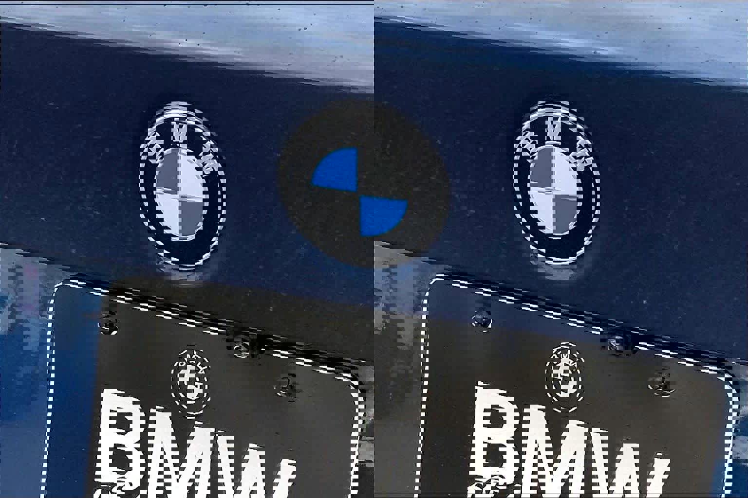 Used 2023 BMW 330i xDrive Sedan w/ Premium Package image 9