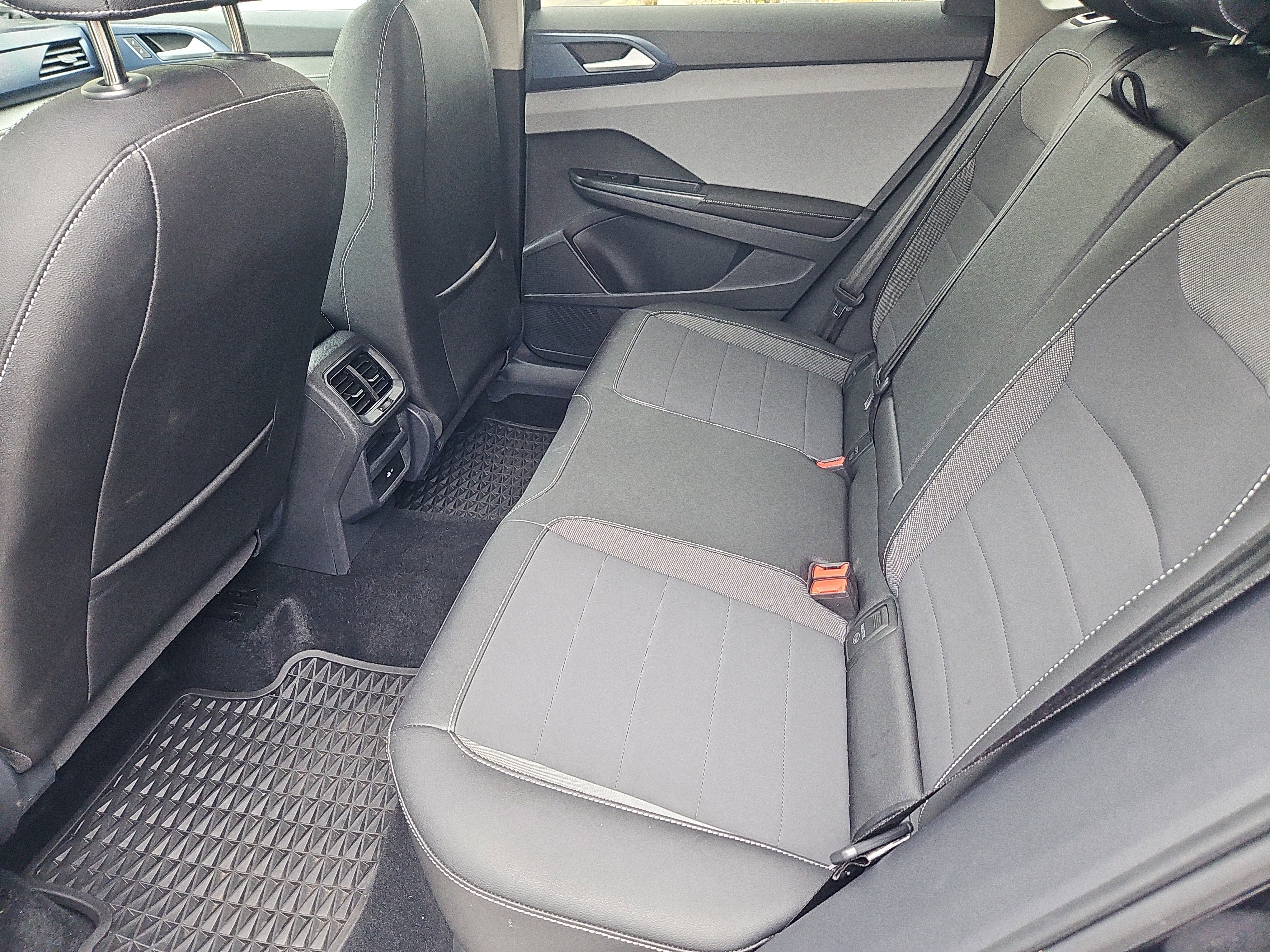 Certified 2024 Volkswagen Taos SE AWD/4WD image 30