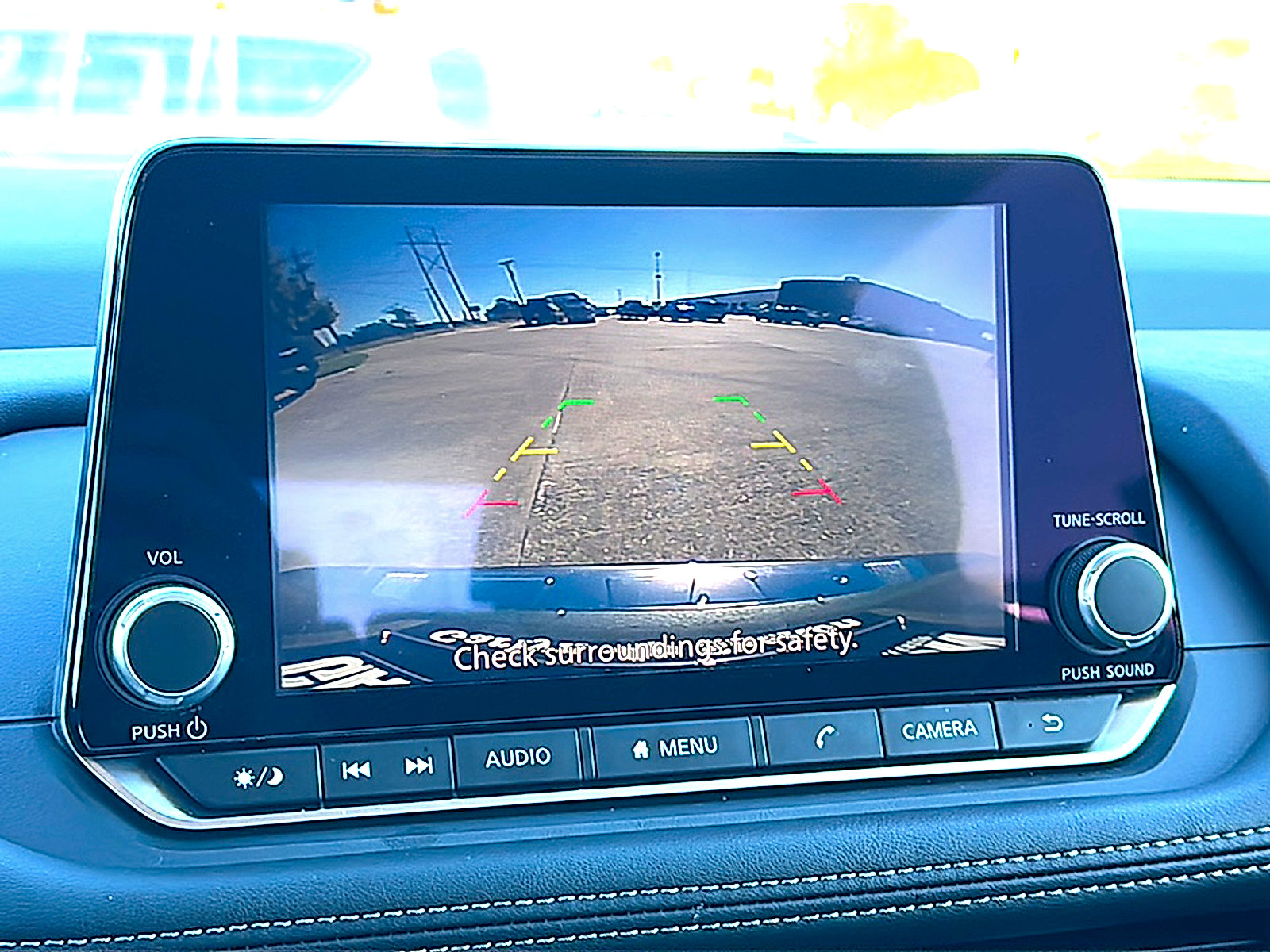 Used 2025 Nissan Rogue SV image 32