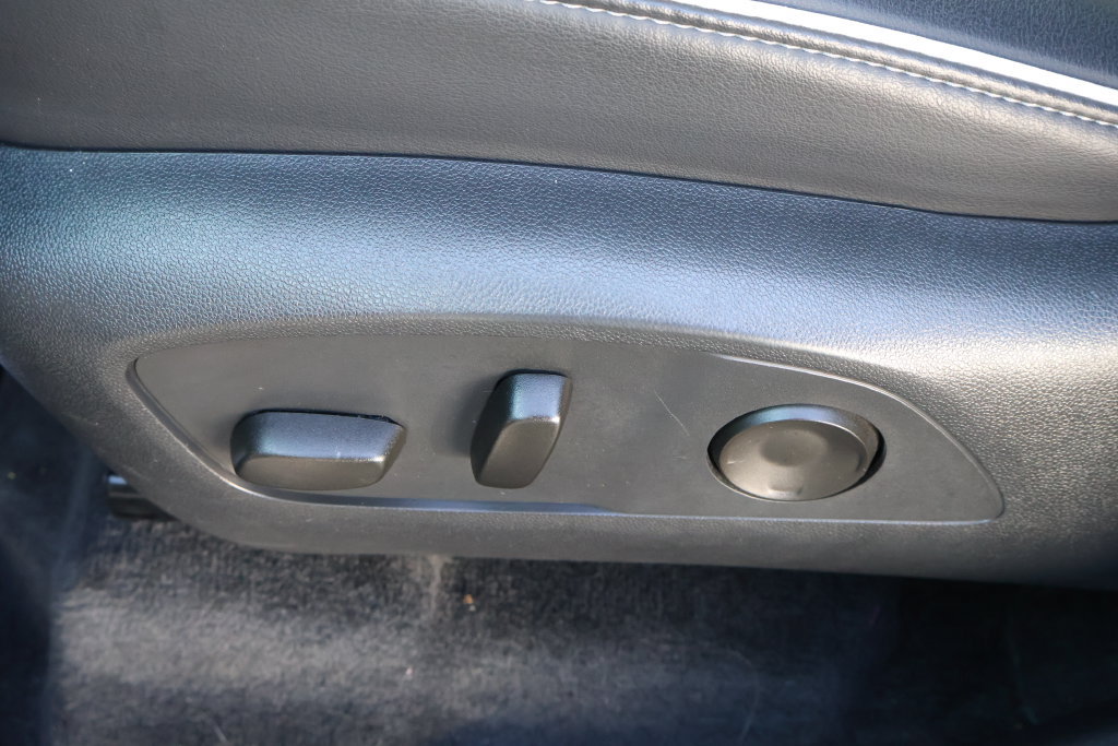Used 2025 Buick Enclave Sport Touring w/ Power Package FWD image 12