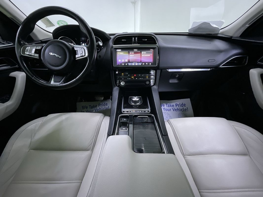 Used 2019 Jaguar F-PACE Prestige image 19
