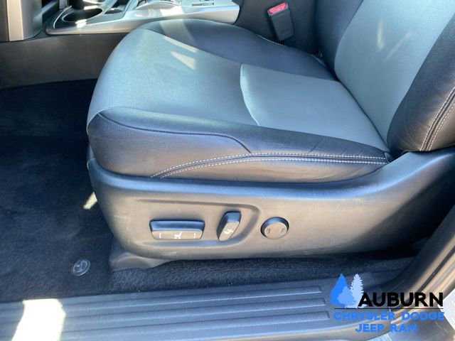 Used 2018 Toyota 4Runner SR5 Premium AWD/4WD image 31